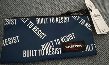 Trousse Eastpak neuve