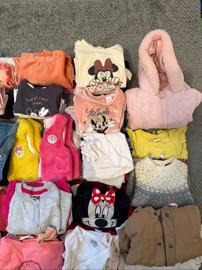 Gros lot vêtements fille O,1,3,6,9 mois - photo numéro 3