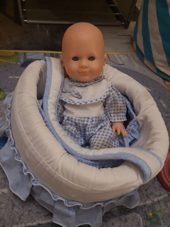 Poupee avec son sac de transport - photo numéro 3