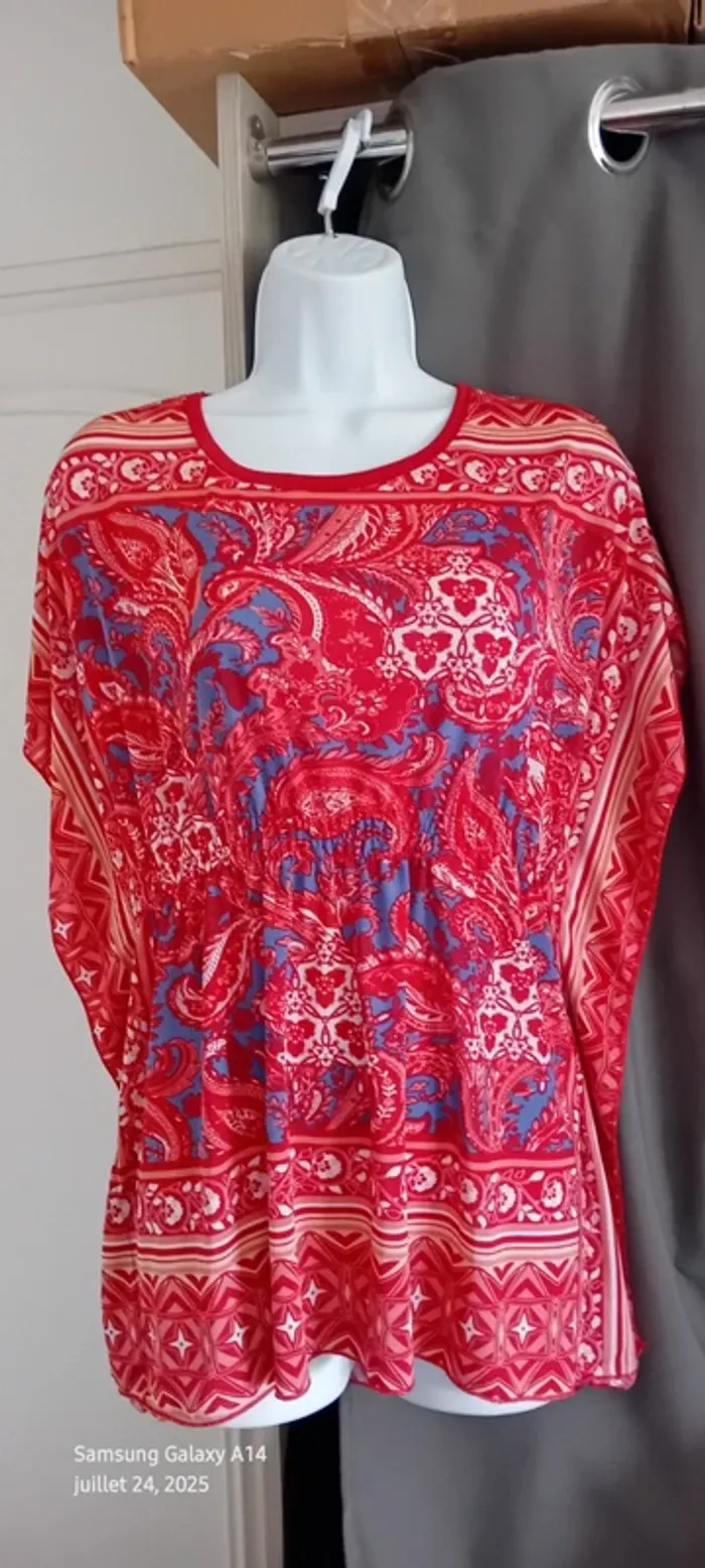 Tunique poncho manches papillon volantées motif floral rouge femme Taille 2 Toumaï - photo numéro 8