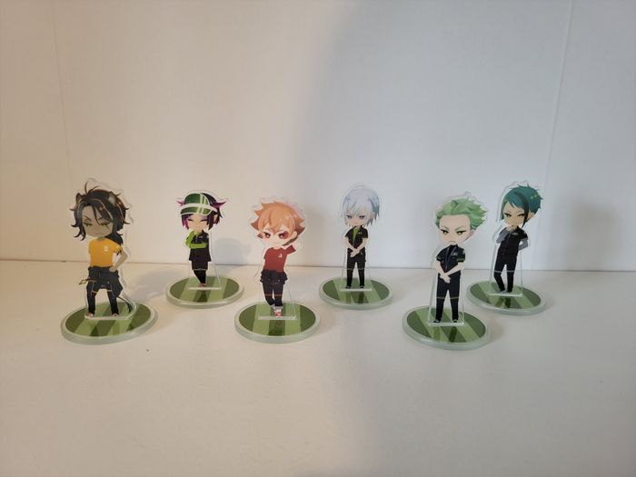 Twisted wonderland lot de 6 figurines stand acrylic 2d