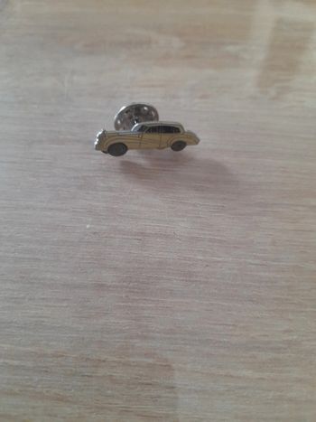Pins voiture vintage