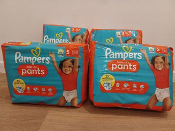4 paquets de Couches Pampers pants  baby-dry taille 5