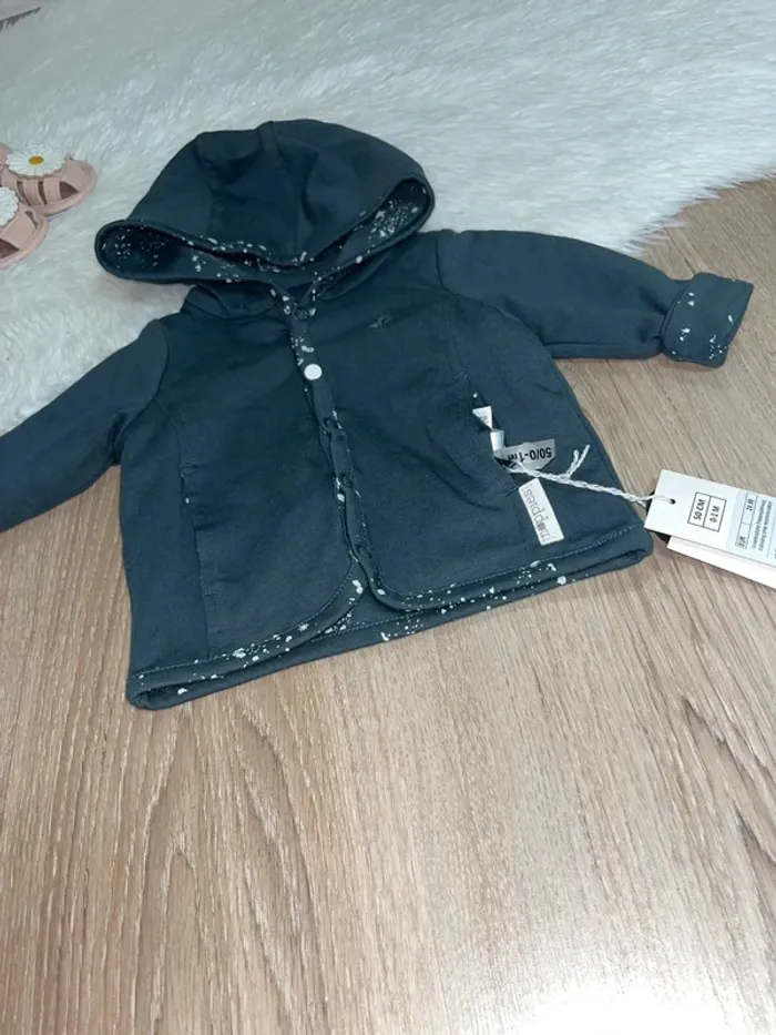 Veste à capuche neuve avec étiquette - photo numéro 2