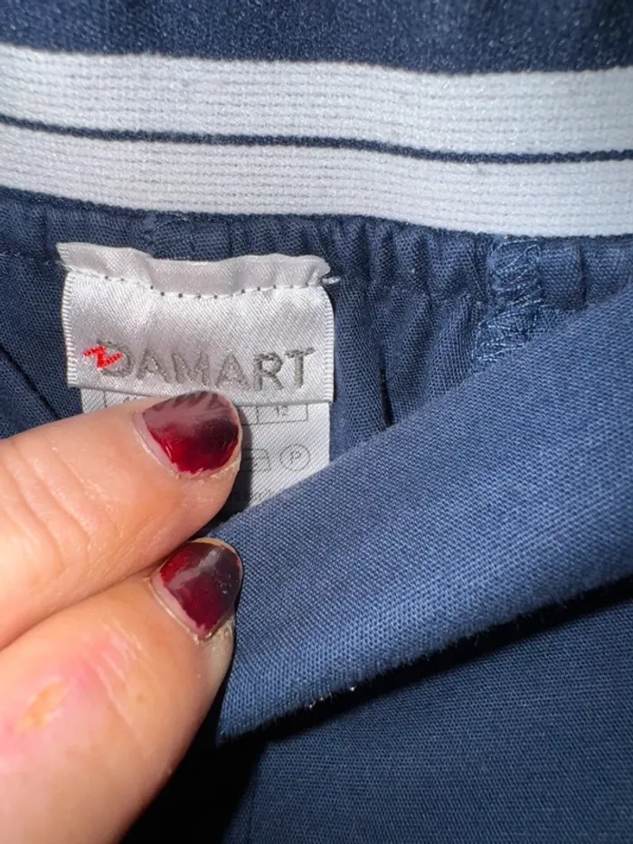 Pantacourt bleu marine Marque Damart taille 44 - photo numéro 3