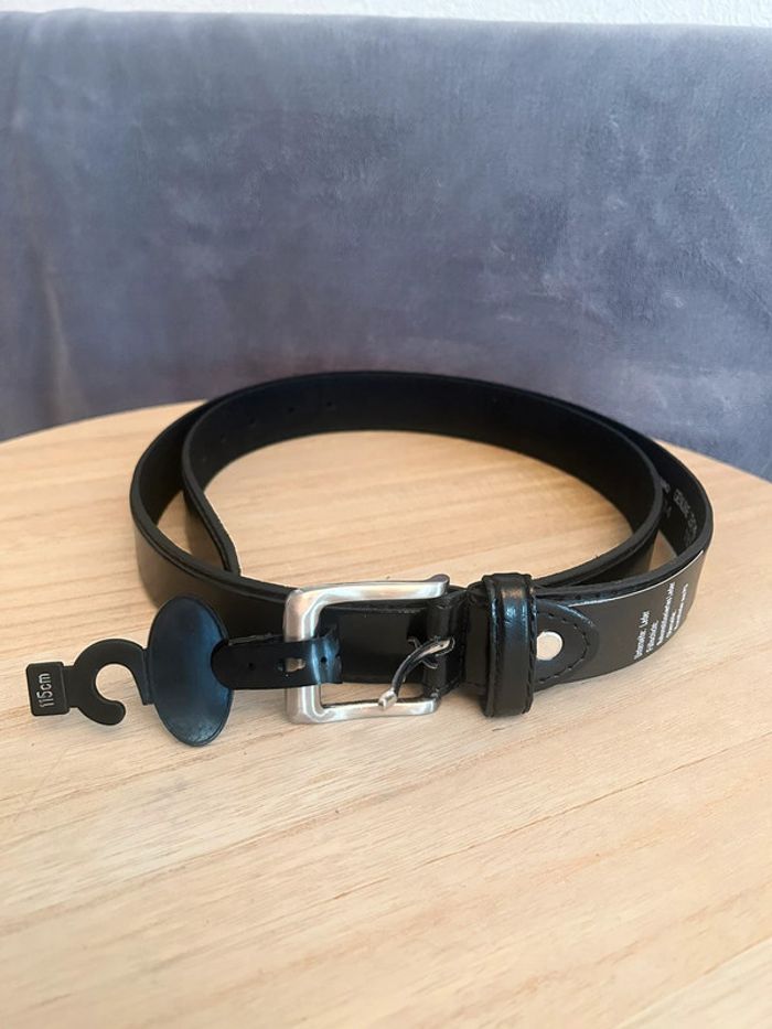 Ceinture neuve avec étiquette véritable cuir 115cm