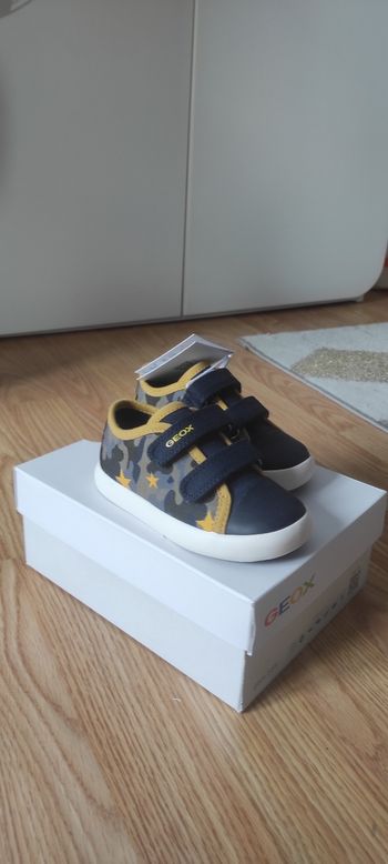 Basket / chaussure neuve geox taille 22