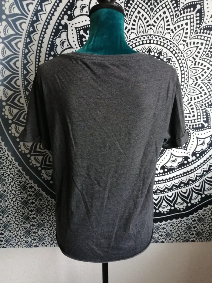 Tee-shirt gris foncé chiné avec perles et message / jennyfer / (S) - photo numéro 4