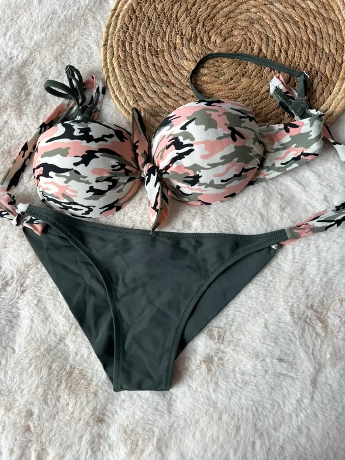 Bikini kaki