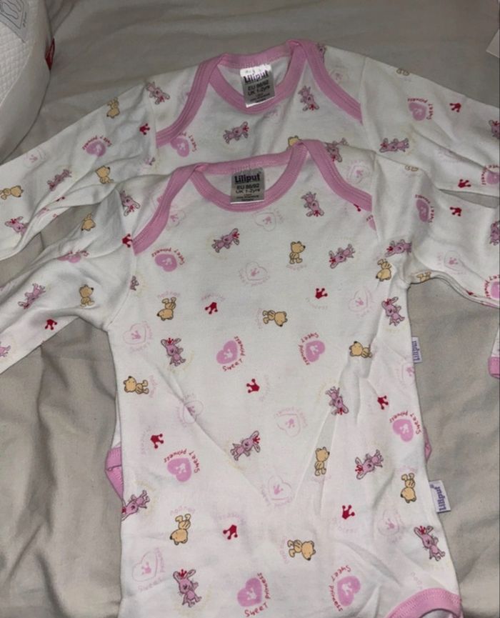 Lot 2 body neufs 1/2 ans