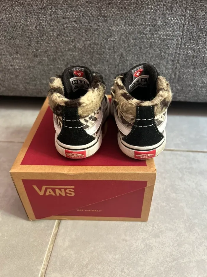 Baskets Van’s taille 19 - photo numéro 3