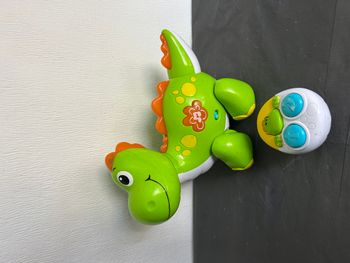 dino telecommandé