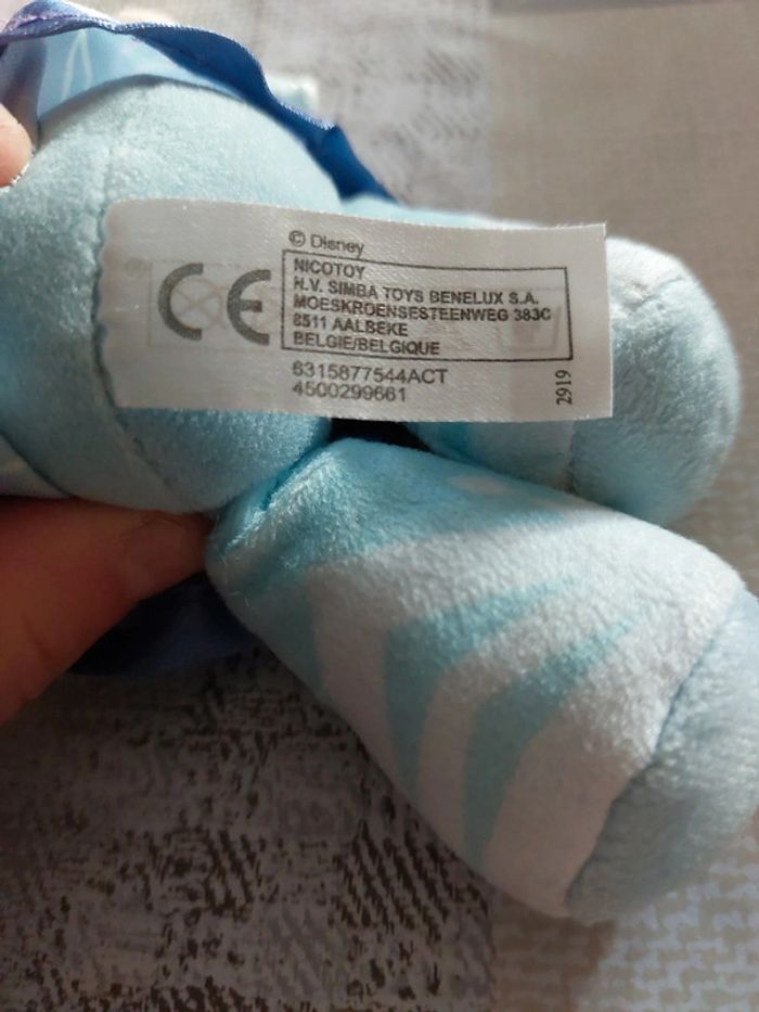 Peluche Elsa Reine des Neiges Disney - photo numéro 4