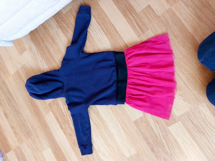 Ensemble jupe Hello Kitty et veste bleue in Extenso 4 ans - bon état - photo numéro 2