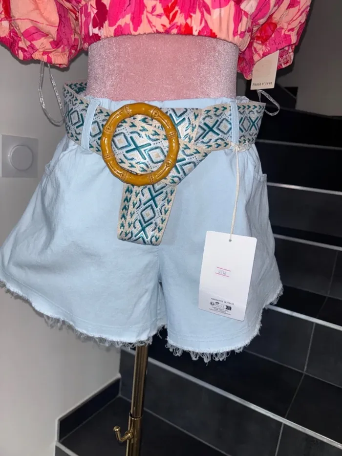 Magnifique Short grosse boucle neuf - photo numéro 2