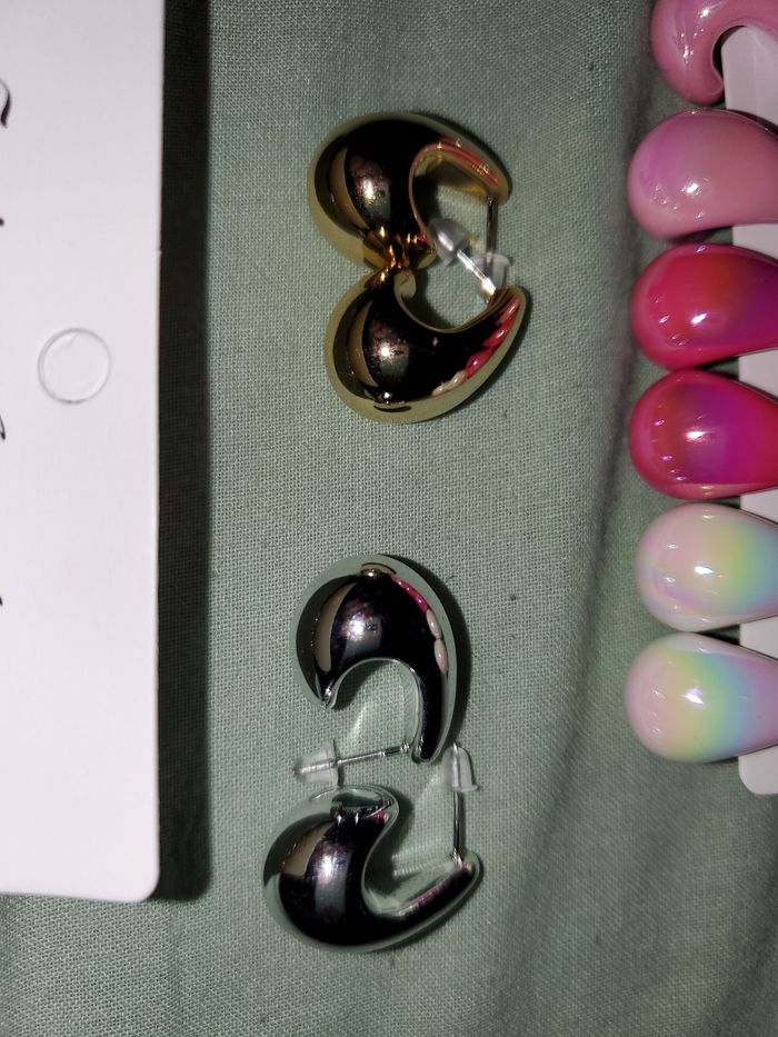 8 paires de boucles d'oreilles - photo numéro 3
