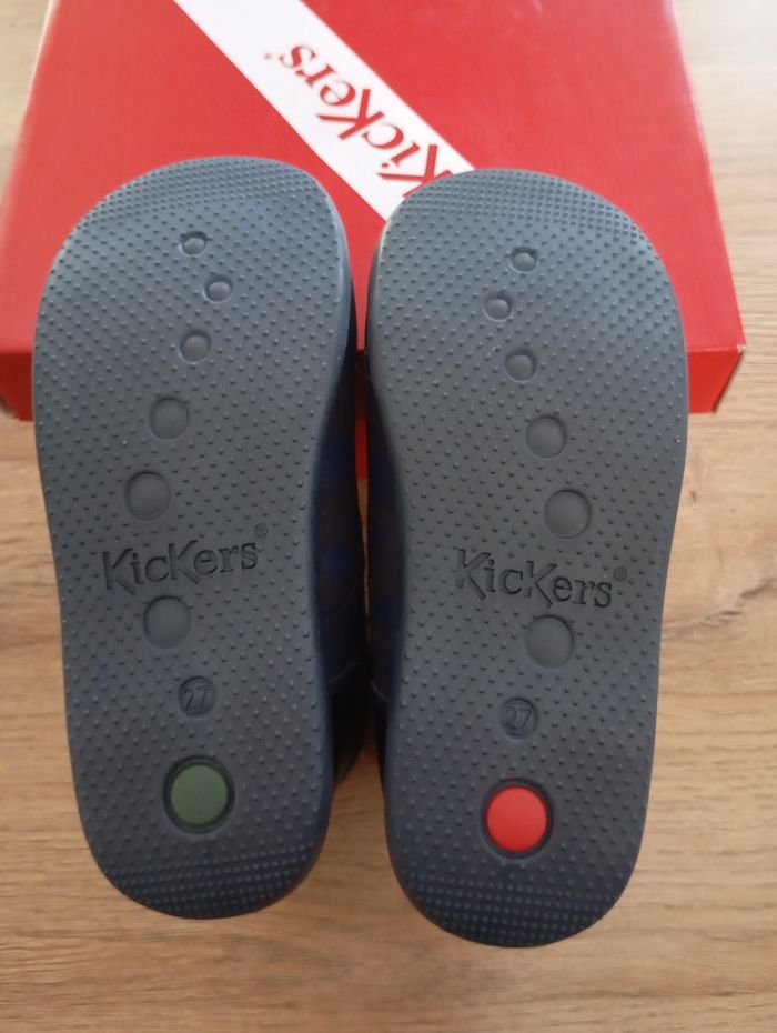 Kickers neuves pour fille en taille 27 - photo numéro 4