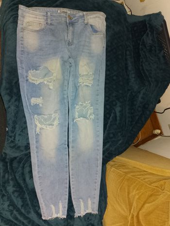 Pantalon à trou