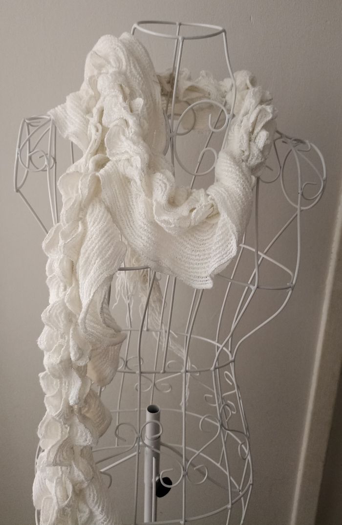 Echarpe chic & douce blanche à franges - Effet texturé ! - photo numéro 3