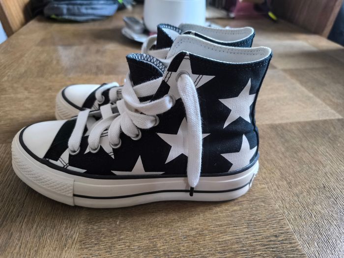Baskets Converse noires et blanches - photo numéro 3
