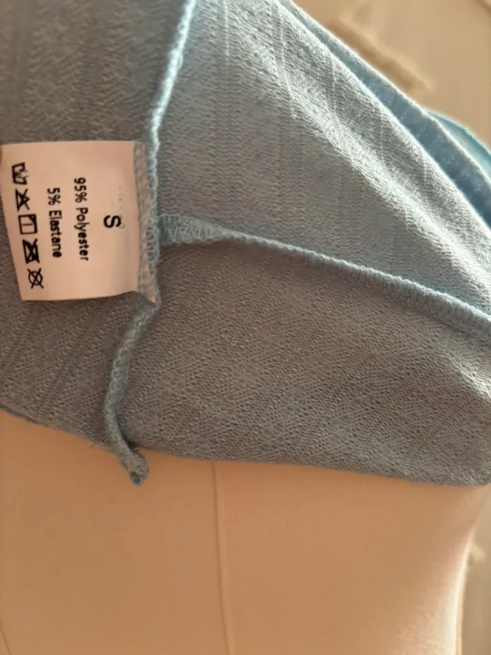 Top bleu clair texturé à nouer – dos nu style Y2K – taille S - photo numéro 4