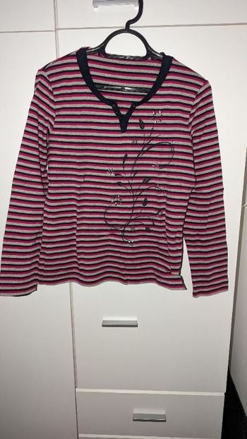 T-shirt rayé motif fleurs