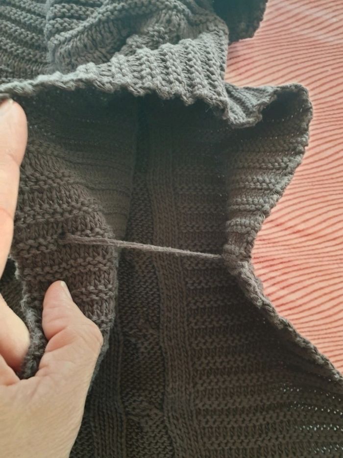 Pull poncho 5ans nky - photo numéro 4