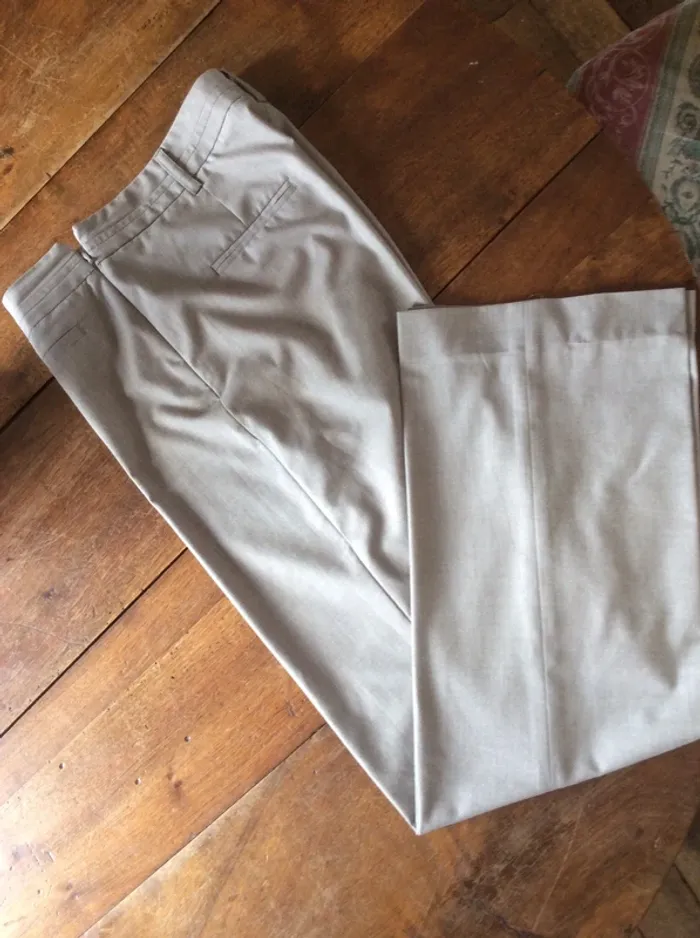 Pantalon léger beige foncé