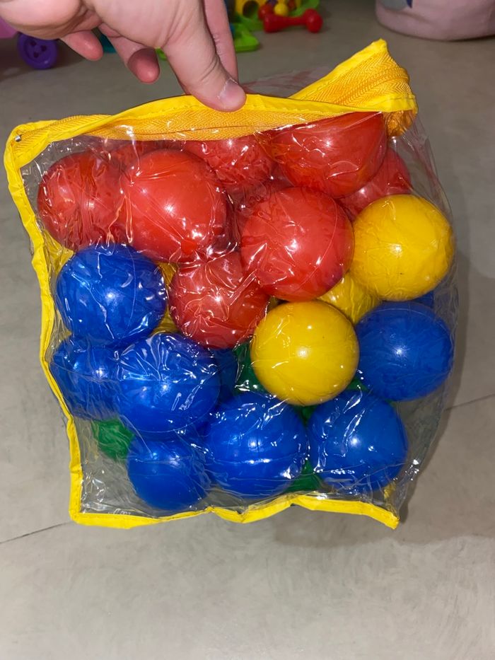 100 boules pour piscine ou autre - 6€ - photo numéro 2