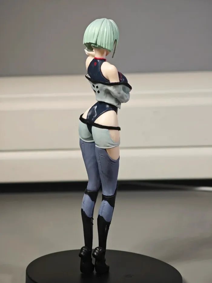 Figurine CyberPunk Edgerunners : Lucy 17cm neuve avec boîte - photo numéro 5