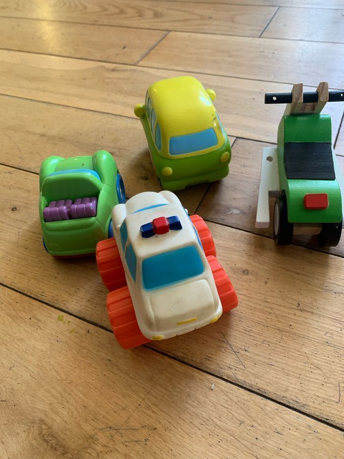 Lot de 4 véhicules - photo numéro 3