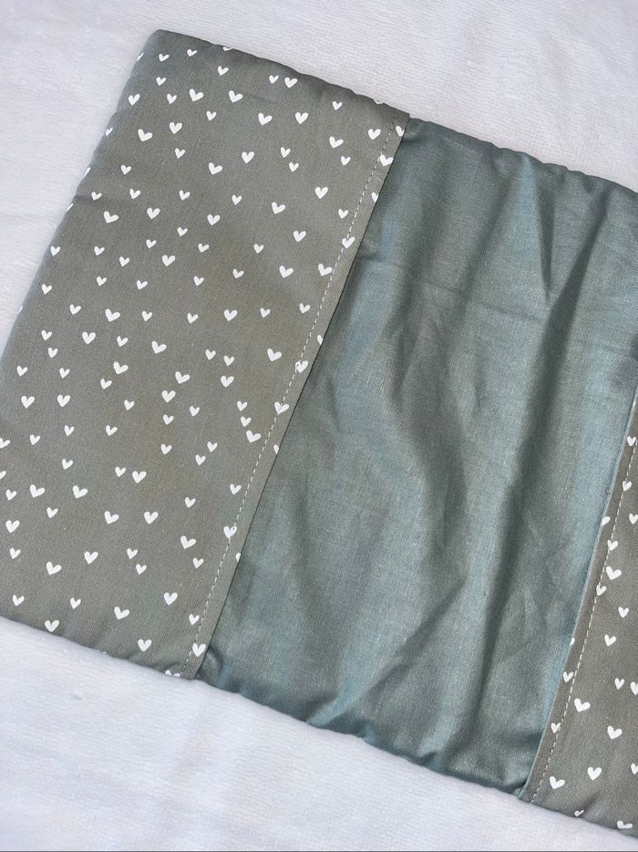 Protège carnet de santé cœur kaki - photo numéro 2