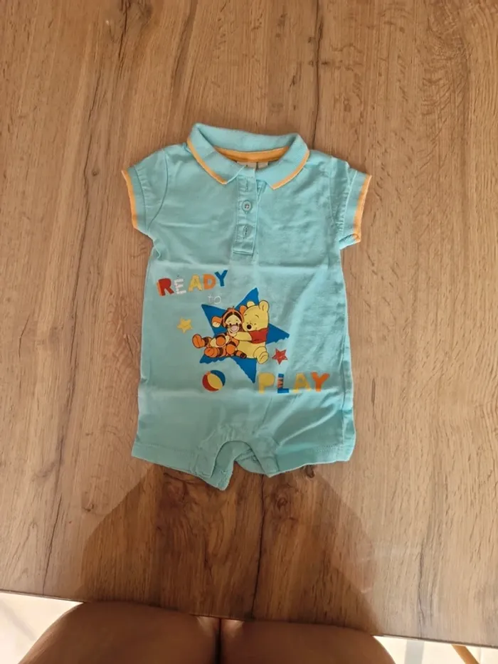 Lot - 2 bodies  + 3 pyjamas - 1 mois - photo numéro 6