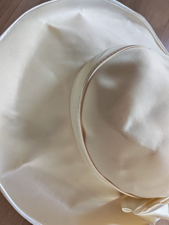 Chapeau de cérémonie couleur écru avec nœud accessoire vintage - photo numéro 8