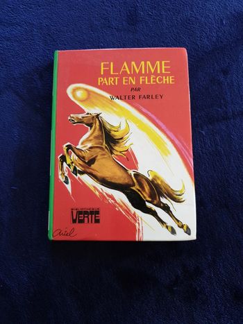 Livre flamme part en flèche