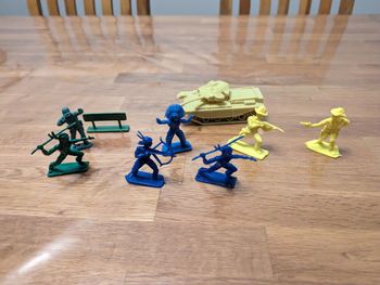 Lot 3 de petits soldats et indiens