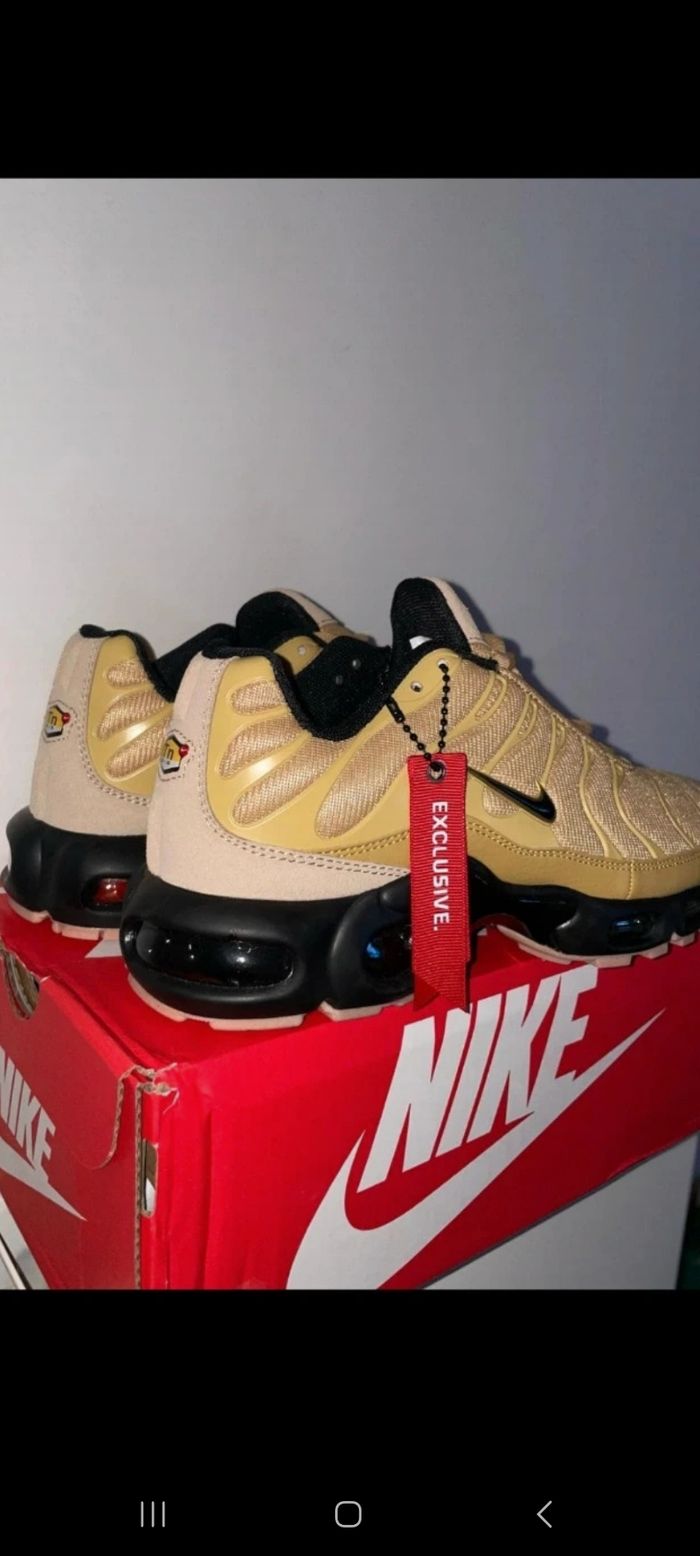 Tn Nike air max plus / Beige / Black - With Red Line - photo numéro 2