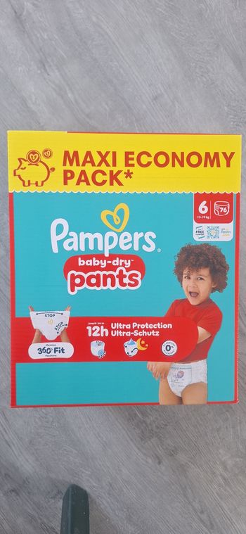 Paquet de couches pampers taille 6 pants neuf 