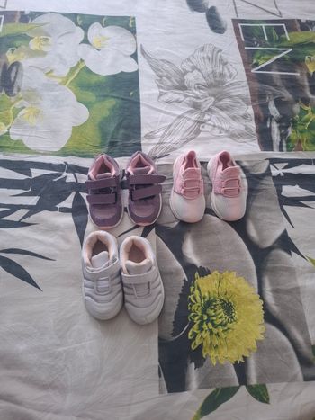 Lot chaussures taille 21