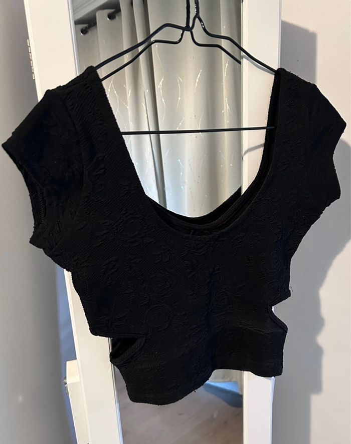 Crop top noir Jennyfer taille S - photo numéro 4