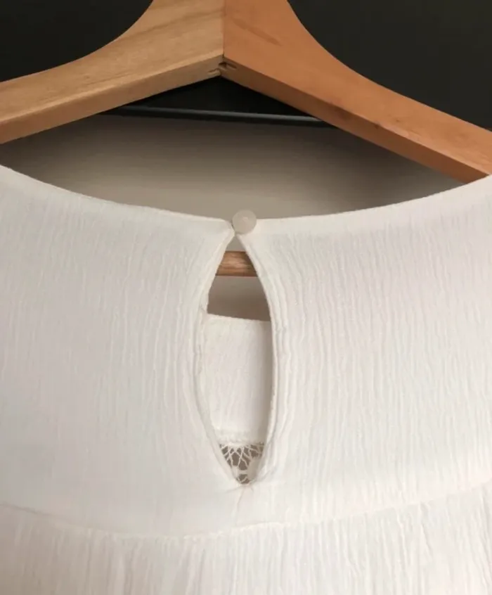 Robe Only 34 - gaze de coton blanc, dentelles, fond de robe - photo numéro 5