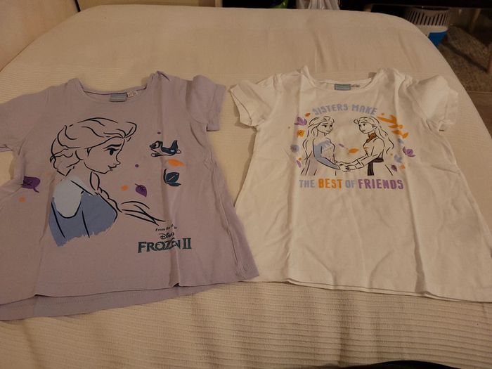 Lot de 2 t-shirts frozen 6/8ans