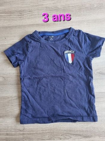 ​T-shirt Kiabi 3 ans Bleu Marine Écusson France Très Bon État