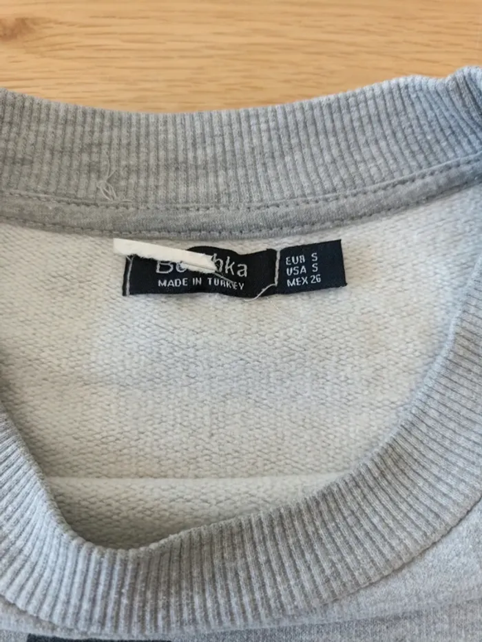 Sweat Bershka - photo numéro 2