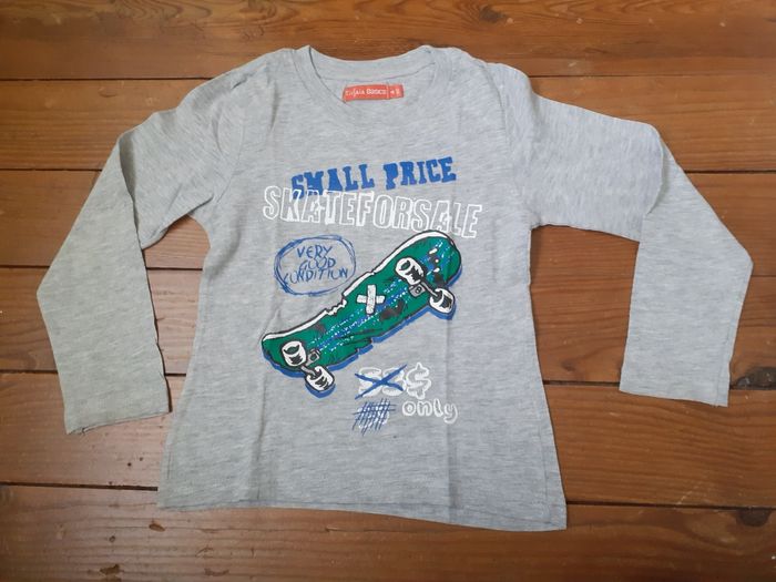 Sweet gris clair motif skateboard vert