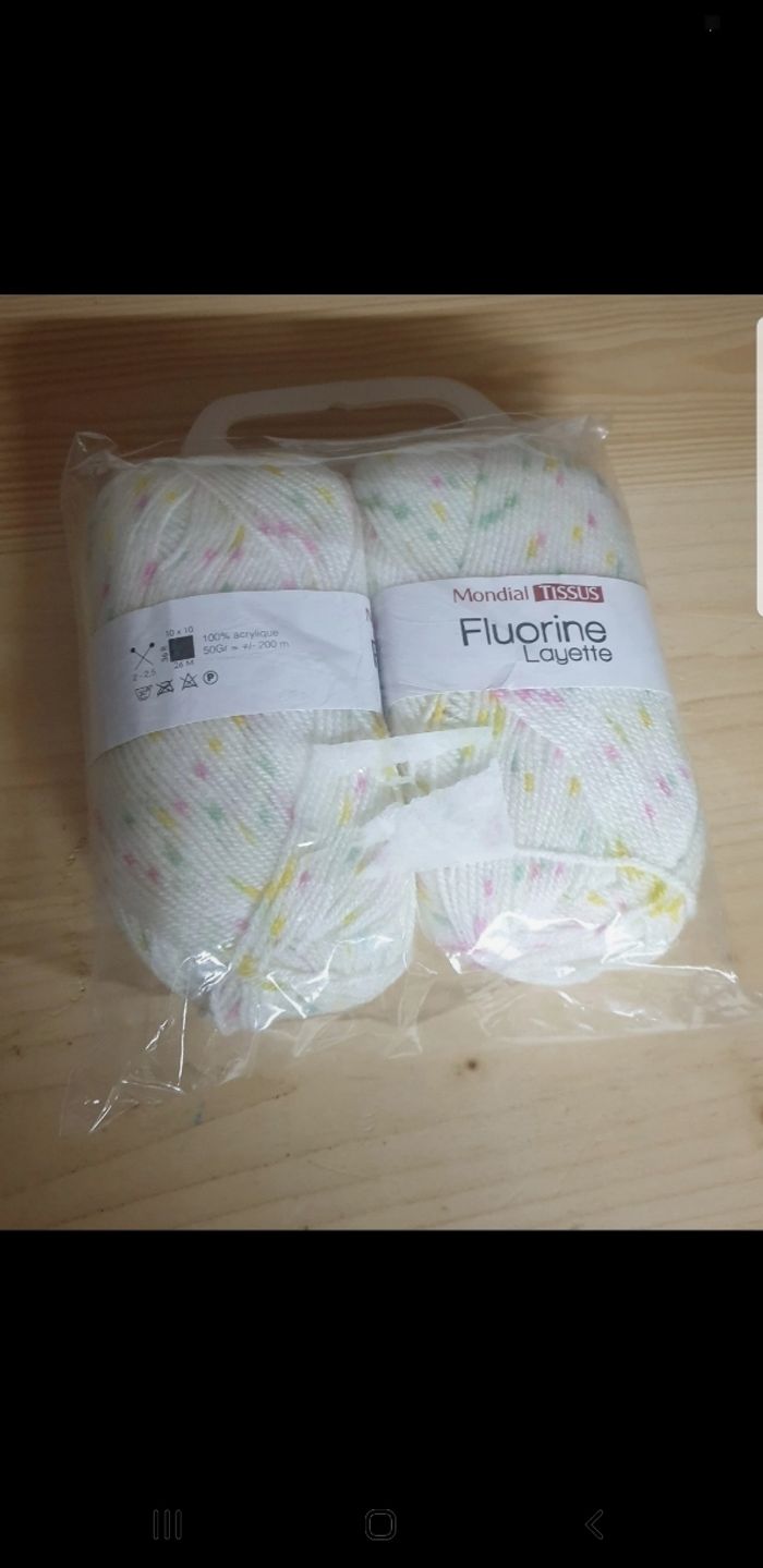 Pelote de laine layette