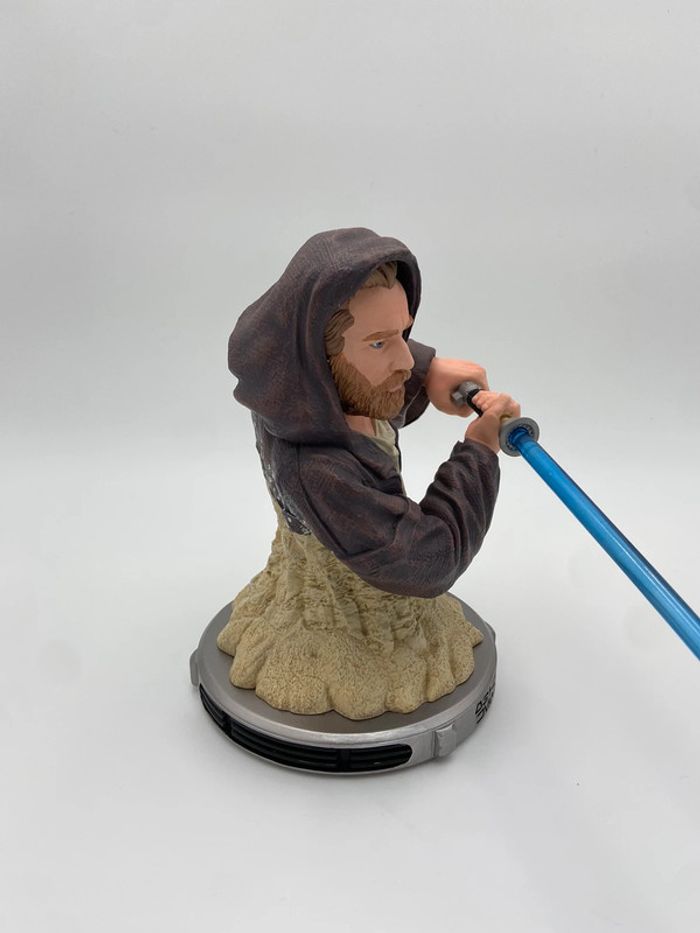 Buste de collection Disney Parks 2022 Star Wars Galaxy's Edge série Obi-Wan Keno édition limitée - photo numéro 6