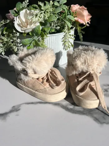 Bottillons fourrés , chaussures bébé fille 18