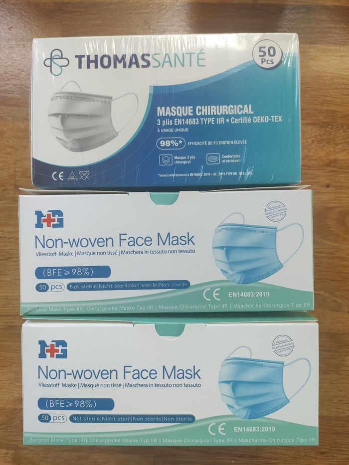 3 boîtes de masque chirurgical