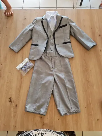 Costume 4 pièces 3 ans